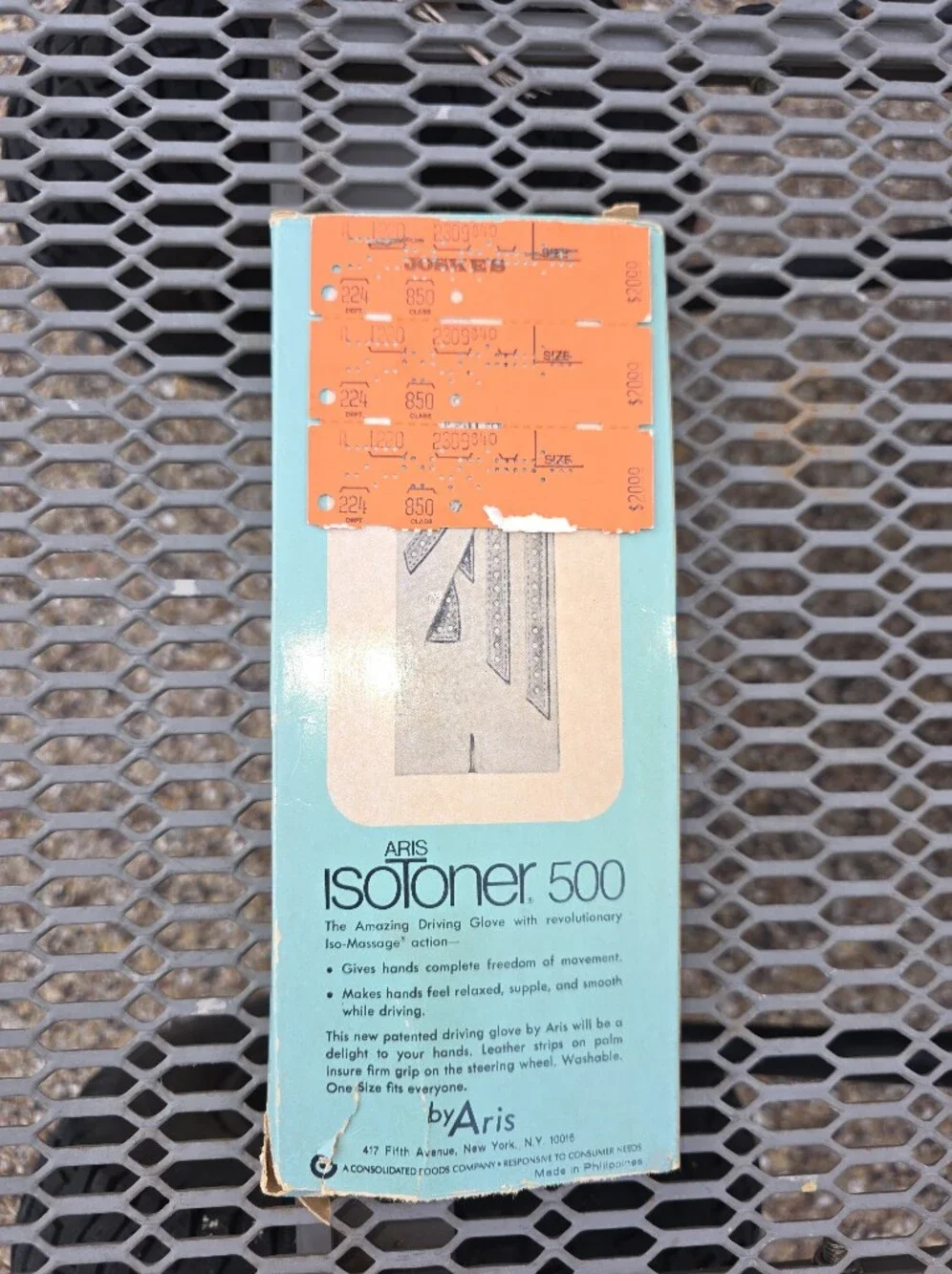 Aris Isotoner White Driving Gloves with Perforated X-Stitch